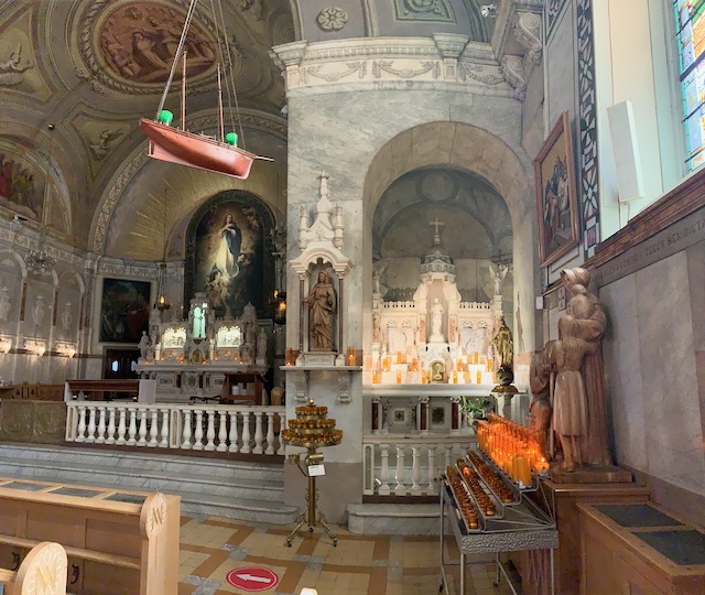 Montreal's Notre-Dame de Bon Secoirs Chapel “the sailors church” 