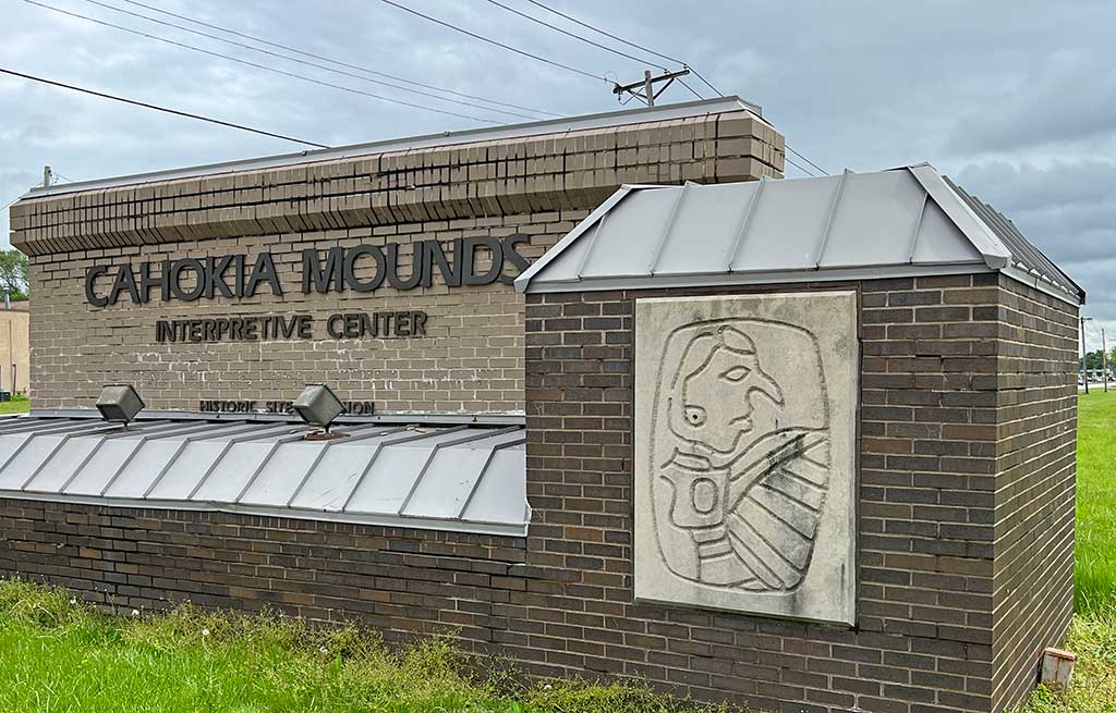 Cahokia Mounds entry sign